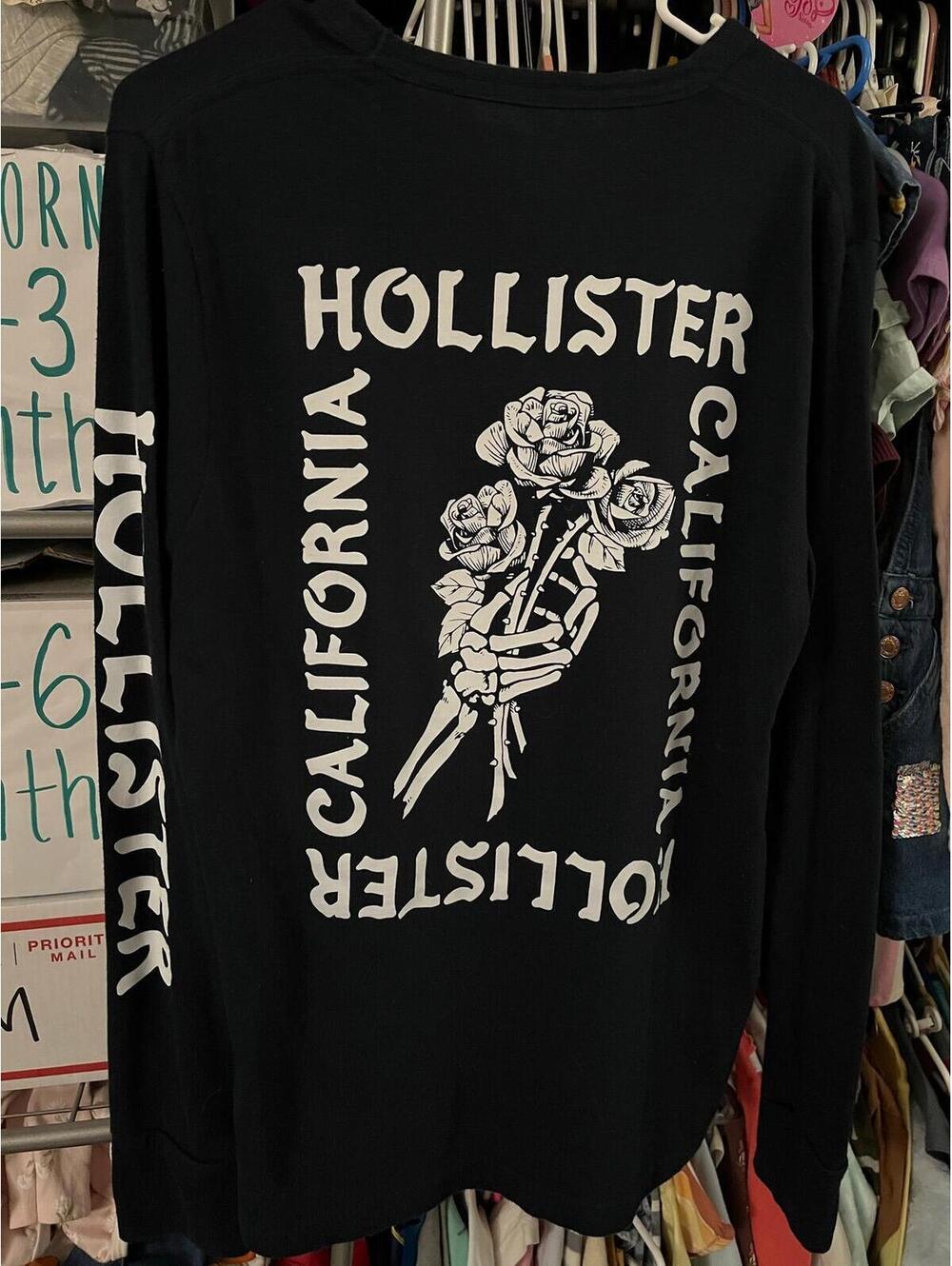 Hollister Men's Medium Black Long Sleeve White Font